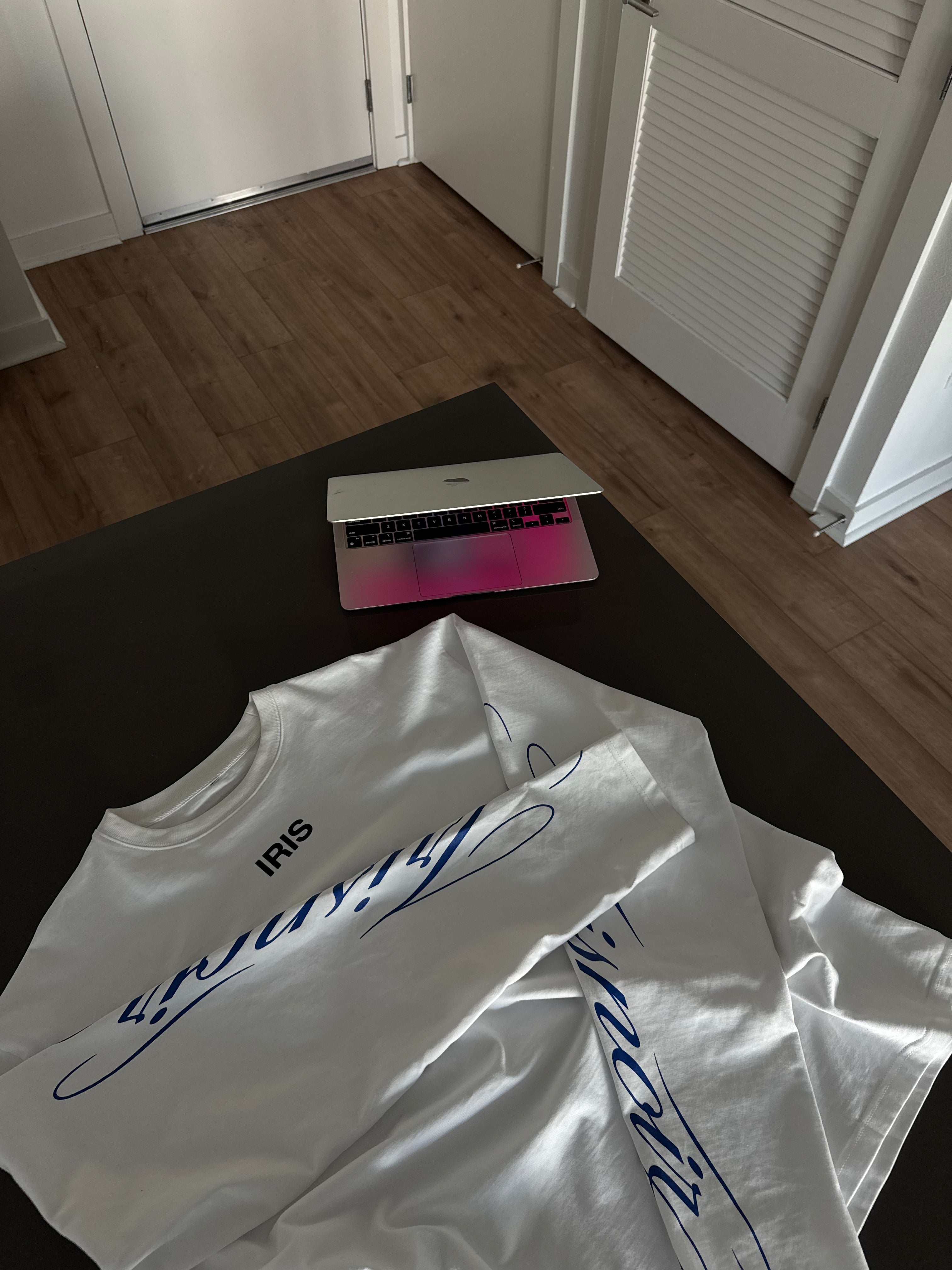 Ligne Script L/S White